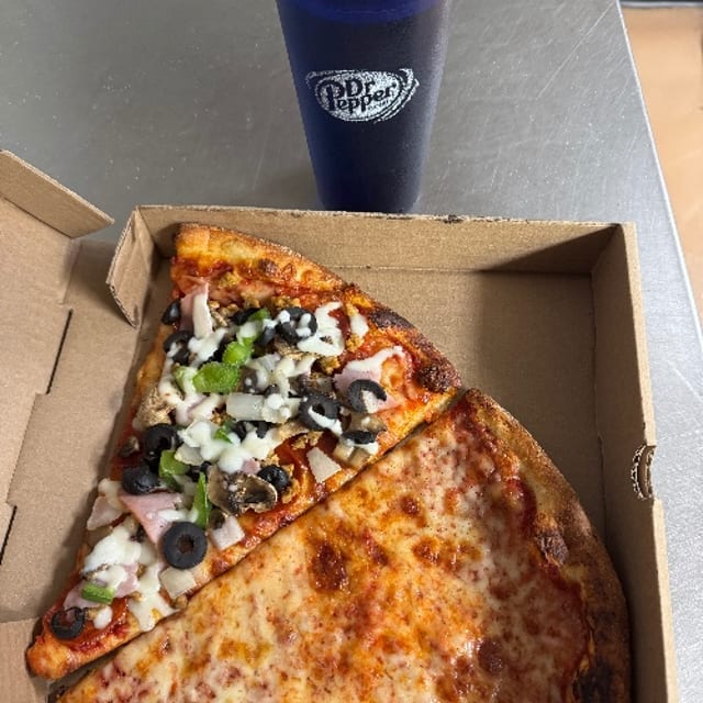 (1 Cheese Slice & 1 Specialty Slice) and Fountain Drink.