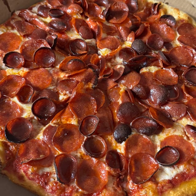 16' Lg Pepperoni Deluxe.