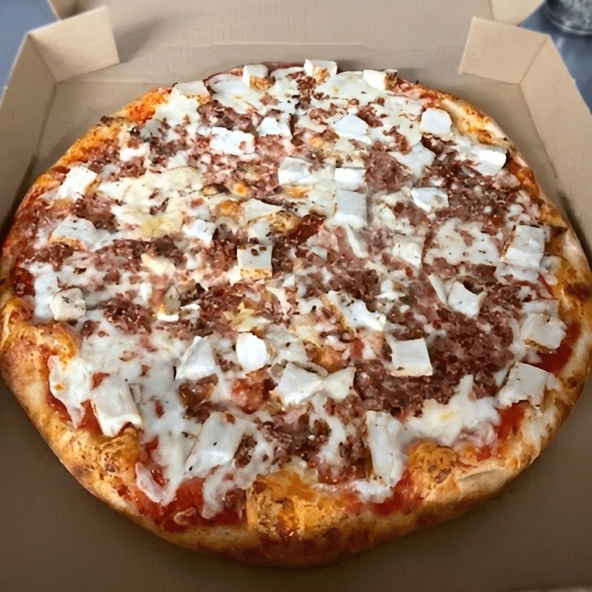 16' Lg Chicken Bacon Ranch Pizza.